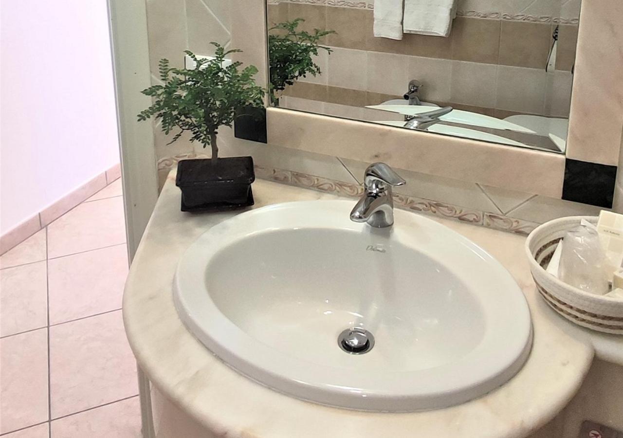 B&B Di Girolamo Lido Di Fondi Eksteriør bilde